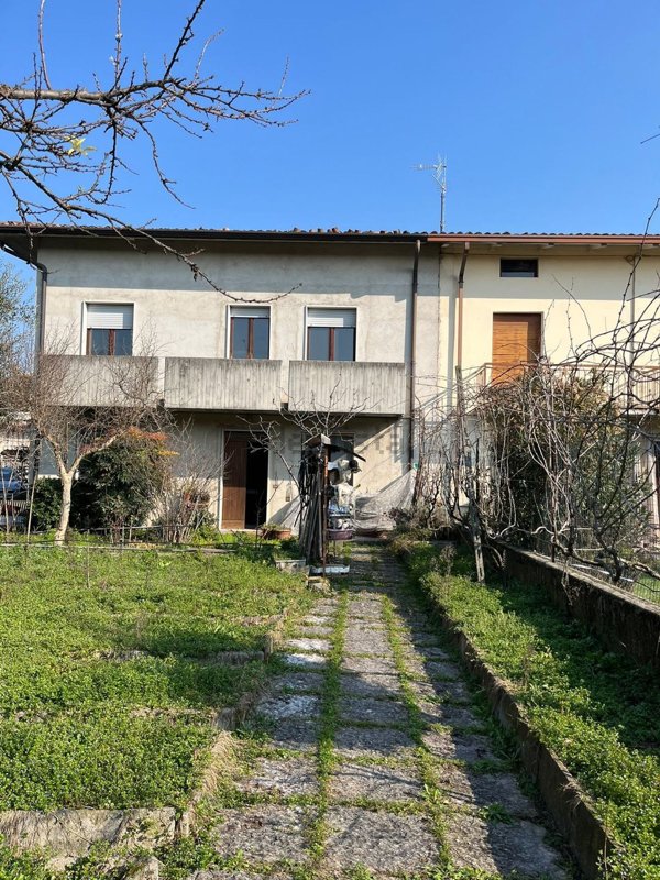 casa indipendente in vendita a Montichiari