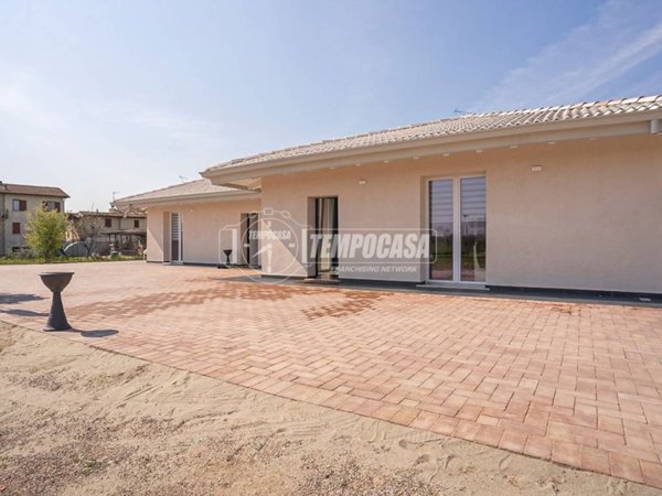 casa indipendente in vendita a Montichiari in zona Vighizzolo