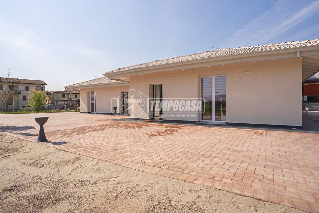 casa indipendente in vendita a Montichiari in zona Vighizzolo