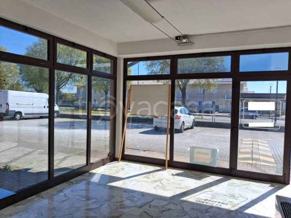 negozio in vendita a Montichiari