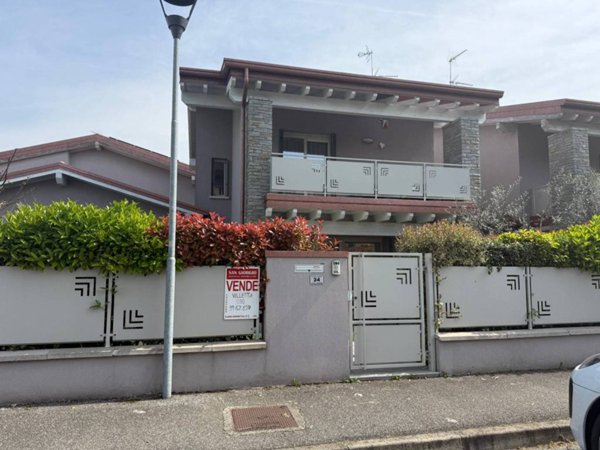 casa indipendente in vendita a Montichiari in zona Novagli