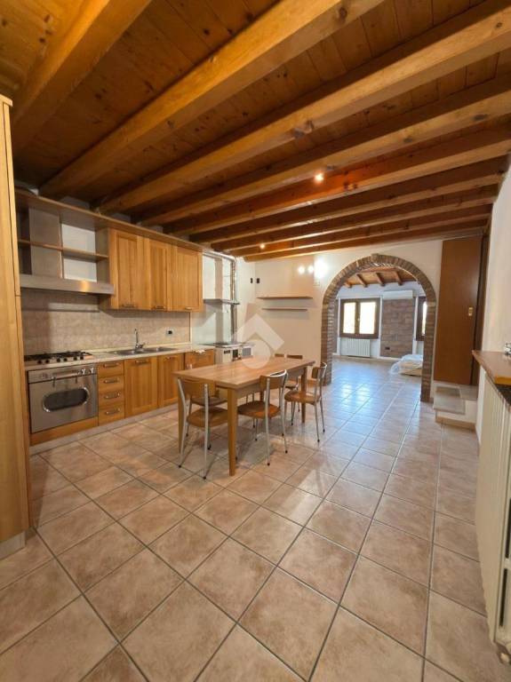 casa indipendente in vendita a Montichiari in zona Trivellini