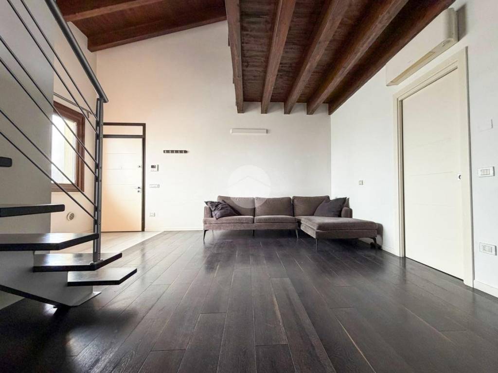appartamento in vendita a Montichiari in zona Rò