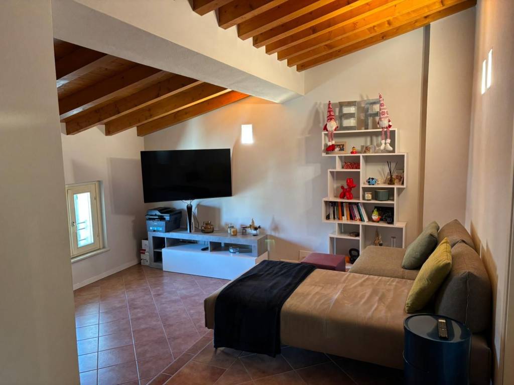appartamento in vendita a Montichiari in zona Rò
