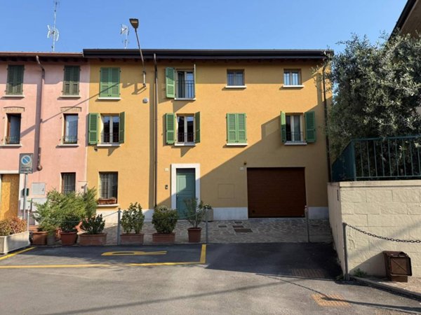 casa indipendente in vendita a Montichiari in zona Rò