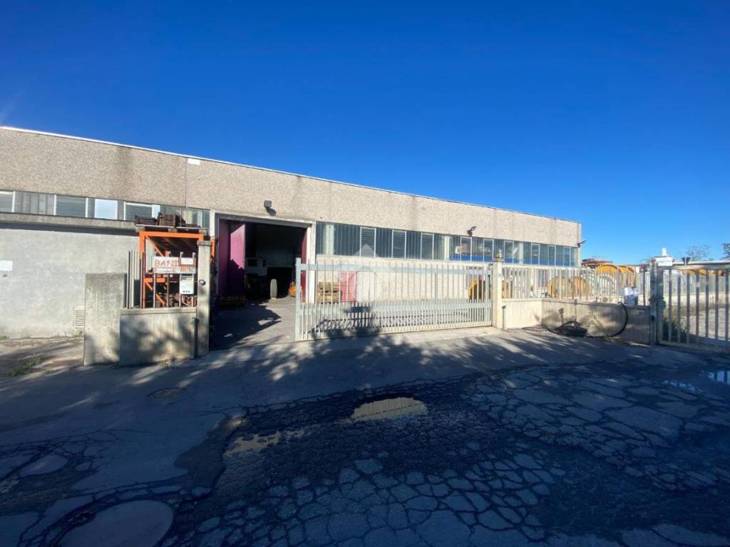 locale commerciale in vendita a Montichiari in zona Vighizzolo