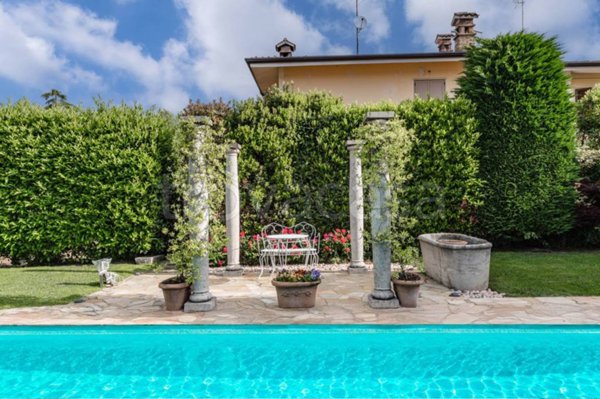 casa indipendente in vendita a Montichiari in zona Centro Storico