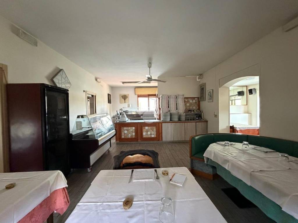 negozio in vendita a Montichiari in zona Novagli