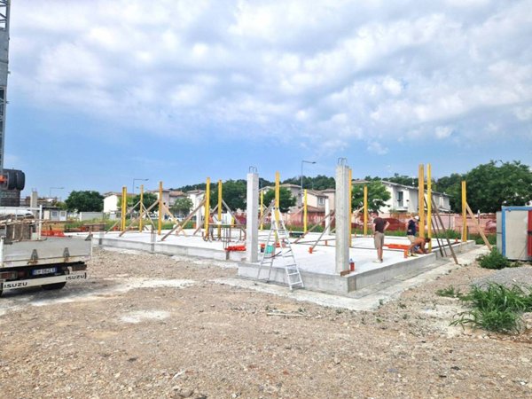 casa indipendente in vendita a Montichiari in zona Rò