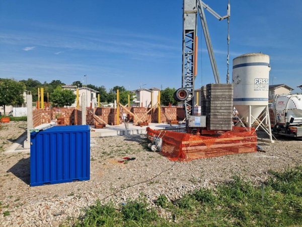casa indipendente in vendita a Montichiari in zona Rò