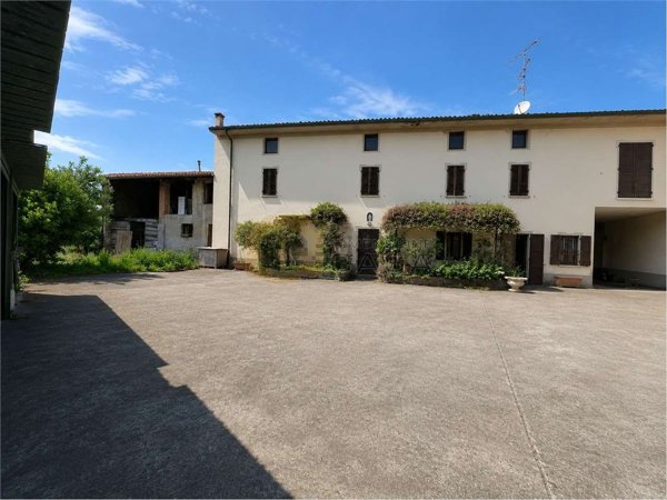 casale in vendita a Montichiari