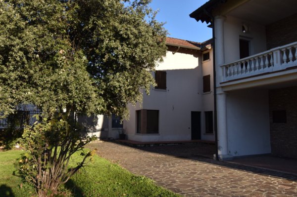 casa indipendente in vendita a Montichiari in zona Teotti