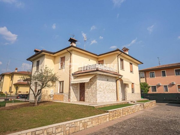 casa indipendente in vendita a Montichiari in zona Vighizzolo