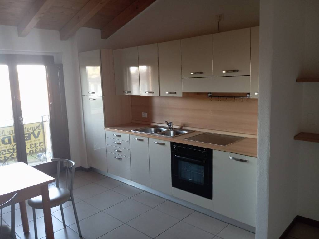 appartamento in vendita a Montichiari in zona Rò