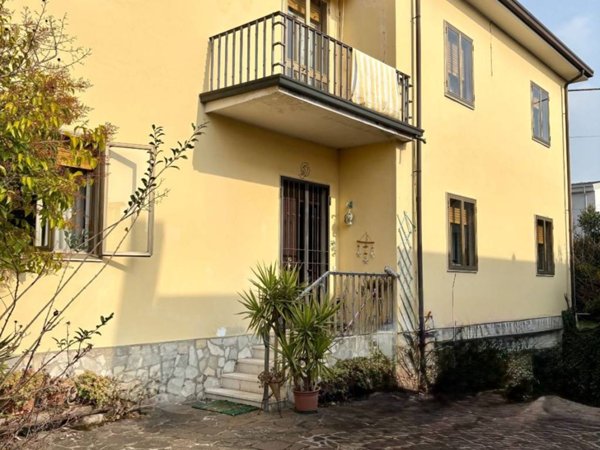 appartamento in vendita a Montichiari in zona Rò