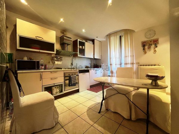 casa indipendente in vendita a Montichiari in zona Centro Storico