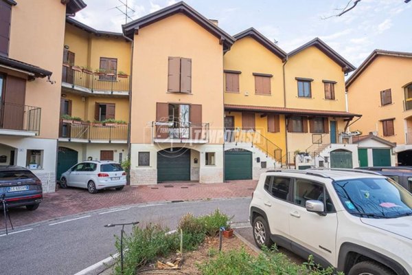 casa indipendente in vendita a Montichiari in zona Centro Storico