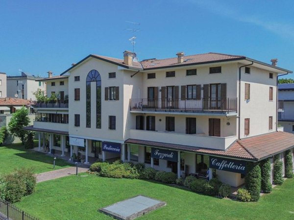 appartamento in vendita a Montichiari in zona Rò
