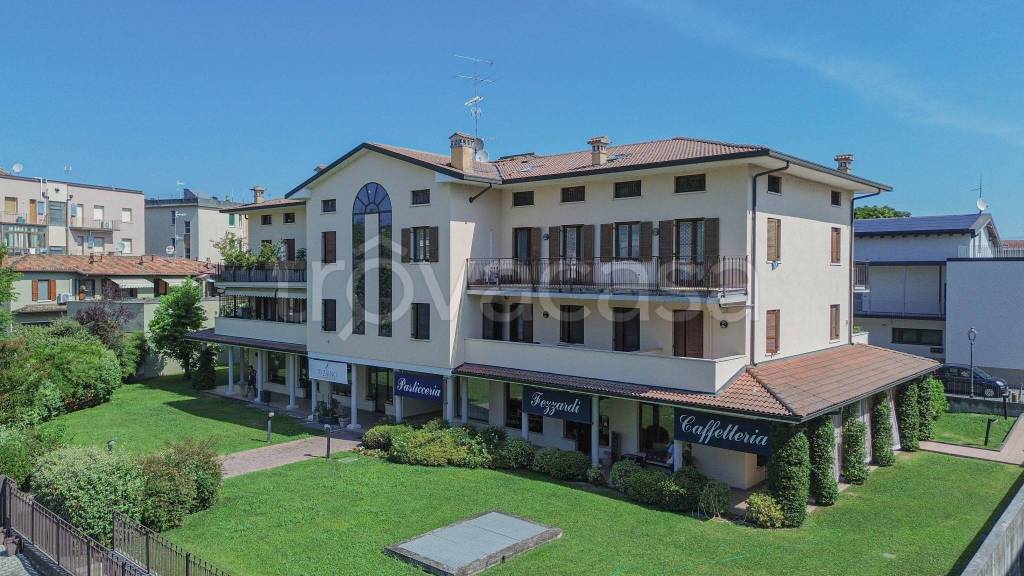 appartamento in vendita a Montichiari in zona Centro Storico