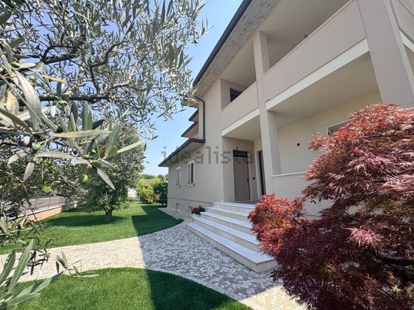 casa indipendente in vendita a Montichiari in zona Santa Giustina