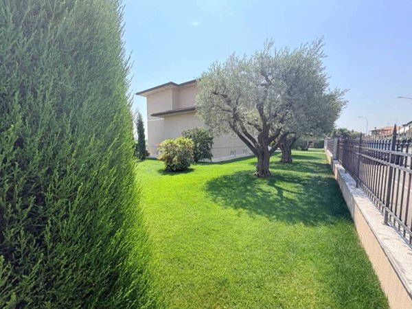 casa indipendente in vendita a Montichiari in zona Rò