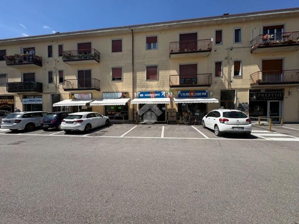 negozio in vendita a Montichiari in zona Centro Storico