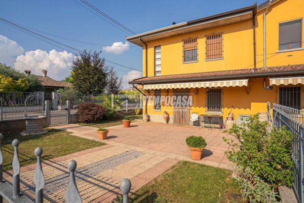 casa indipendente in vendita a Montichiari in zona Chiarini