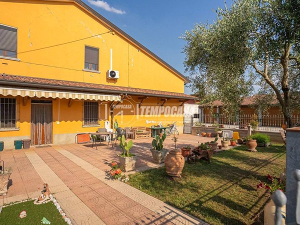 appartamento in vendita a Montichiari in zona Chiarini
