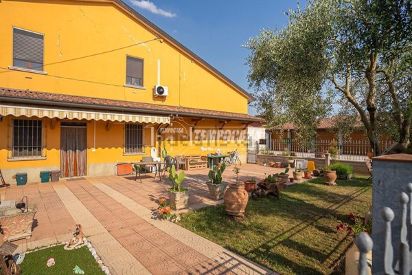 appartamento in vendita a Montichiari in zona Chiarini
