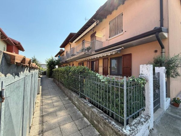 appartamento in vendita a Montichiari in zona Chiarini