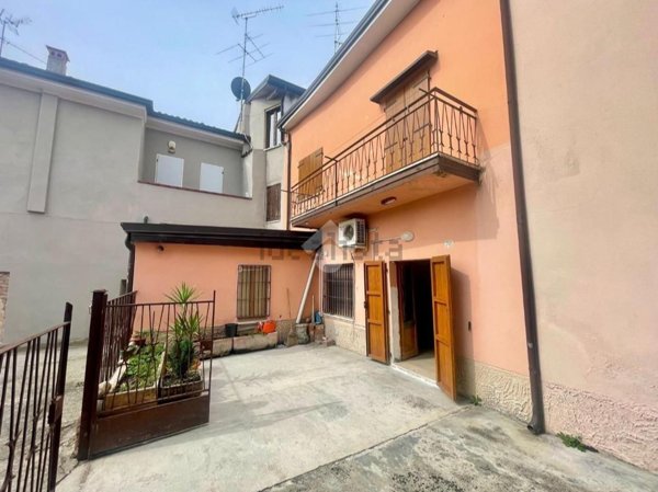 appartamento in vendita a Montichiari in zona Centro Storico