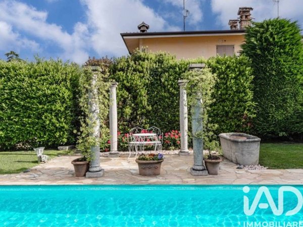casa indipendente in vendita a Montichiari in zona Centro Storico