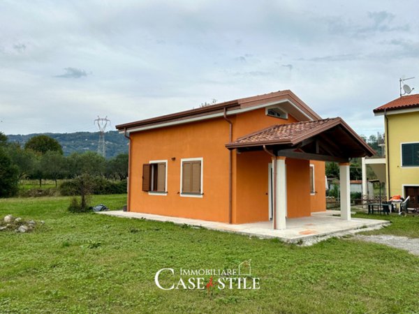 casa indipendente in vendita a Montichiari in zona Teotti