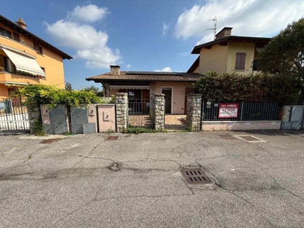 casa indipendente in vendita a Montichiari in zona Novagli