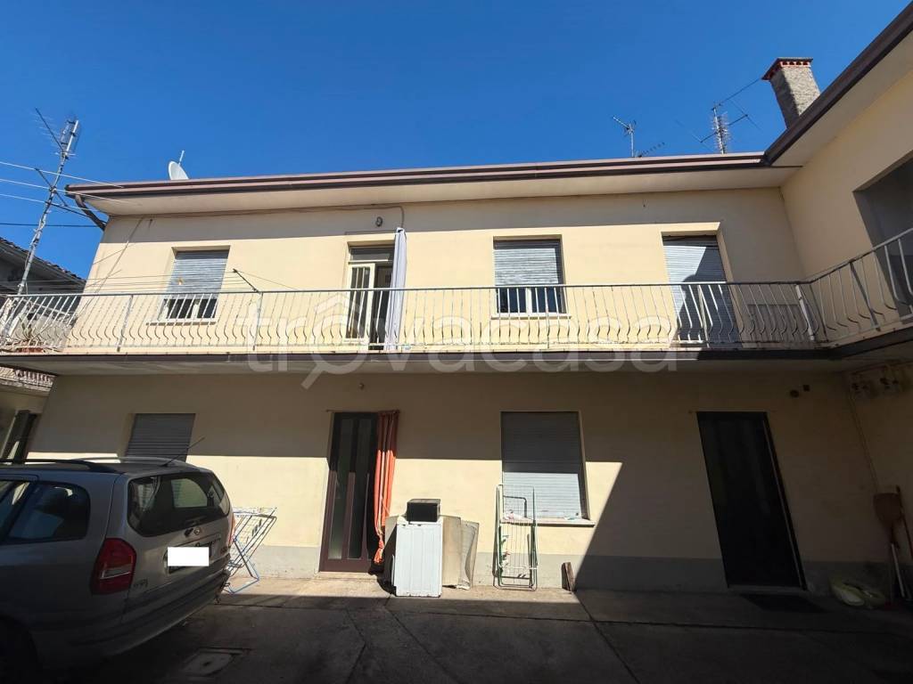 appartamento in vendita a Montichiari in zona Centro Storico