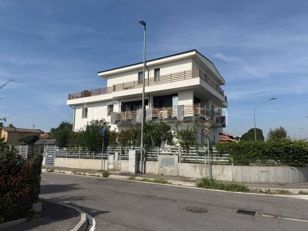 appartamento in vendita a Montichiari in zona Vighizzolo