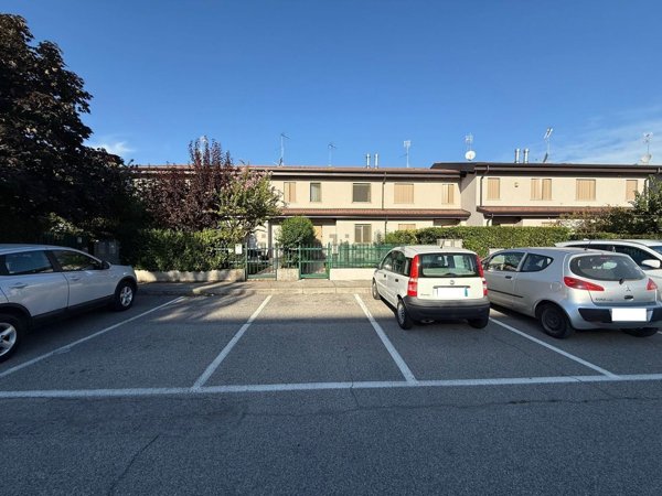 casa indipendente in vendita a Montichiari in zona Boschetti di Sopra