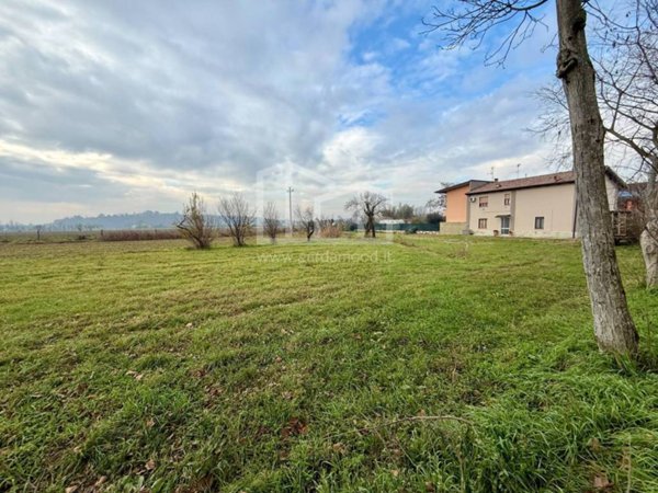 terreno in vendita a Montichiari in zona Novagli