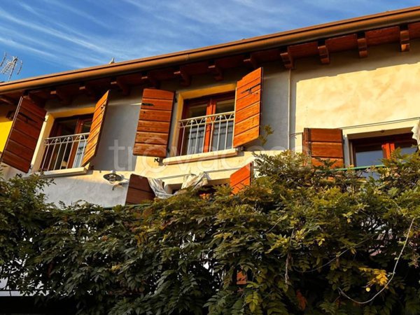 casa indipendente in vendita a Montichiari in zona Centro Storico