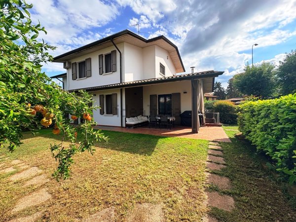 casa indipendente in vendita a Montichiari in zona Boschetti di Sopra