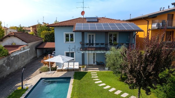 casa indipendente in vendita a Montichiari in zona Centro Storico