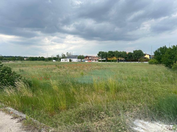terreno in vendita a Montichiari in zona Boschetti di Sopra