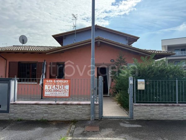 casa indipendente in vendita a Montichiari in zona Chiarini