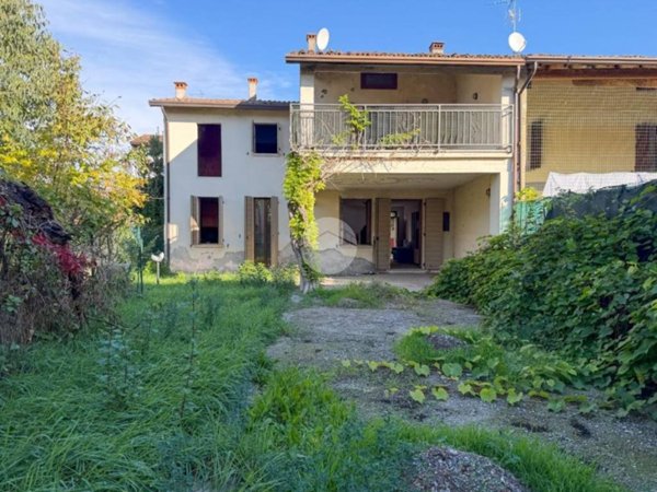 casa indipendente in vendita a Montichiari in zona Vighizzolo