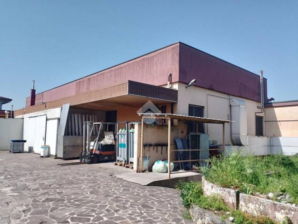 locale commerciale in vendita a Montirone