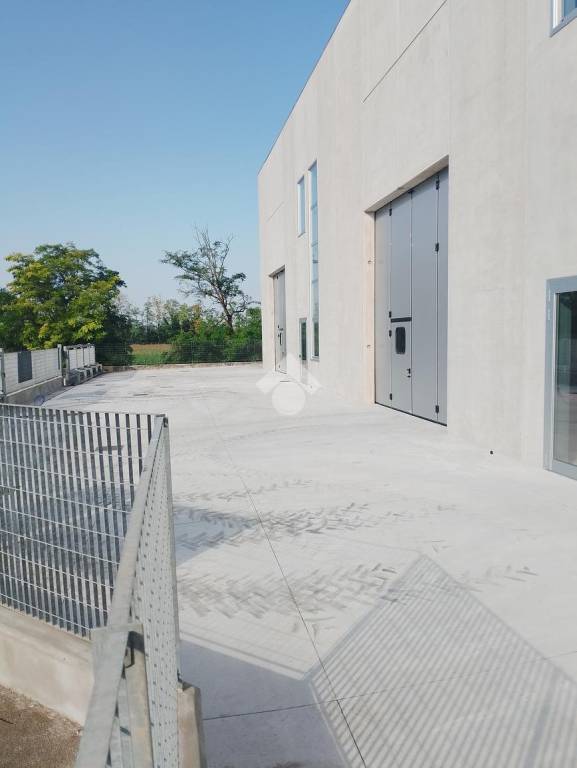 locale commerciale in vendita a Montirone