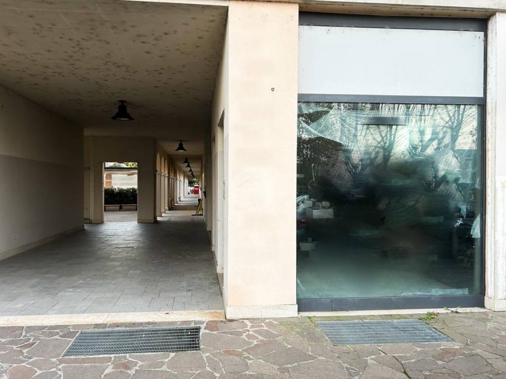 negozio in vendita a Montirone