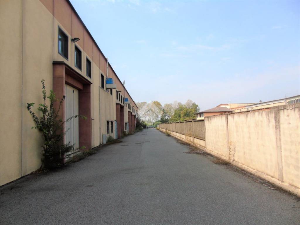 locale commerciale in vendita a Montirone