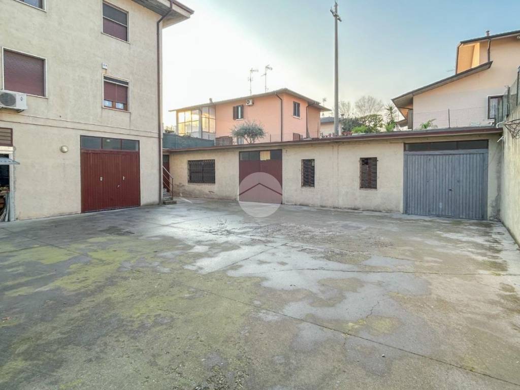 locale commerciale in vendita a Montirone
