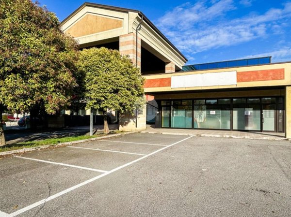 locale commerciale in vendita a Montirone